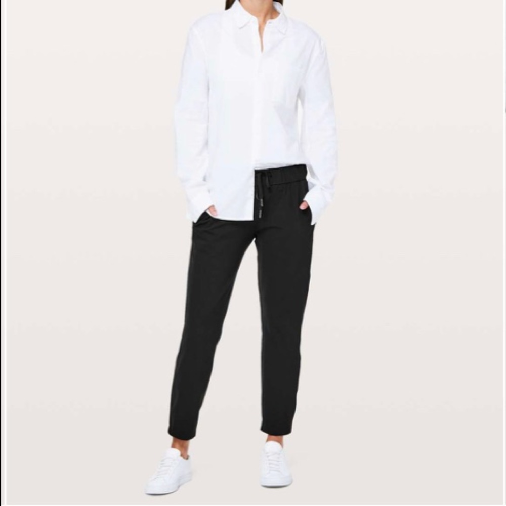 Lululemon pants on the fly black